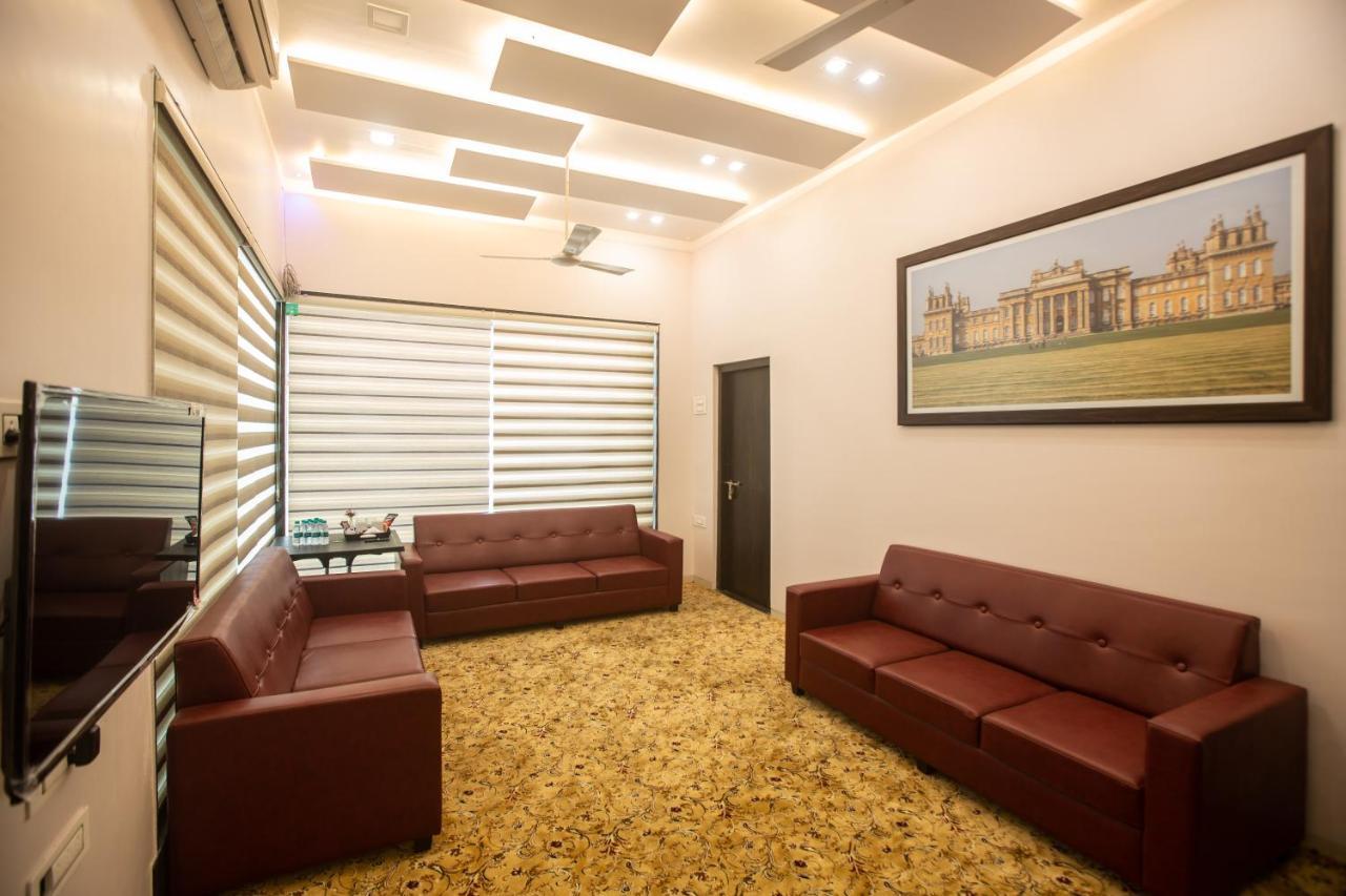 Hotel Singh'S By Wb Inn, Vashi, نافي مومباي المظهر الخارجي الصورة