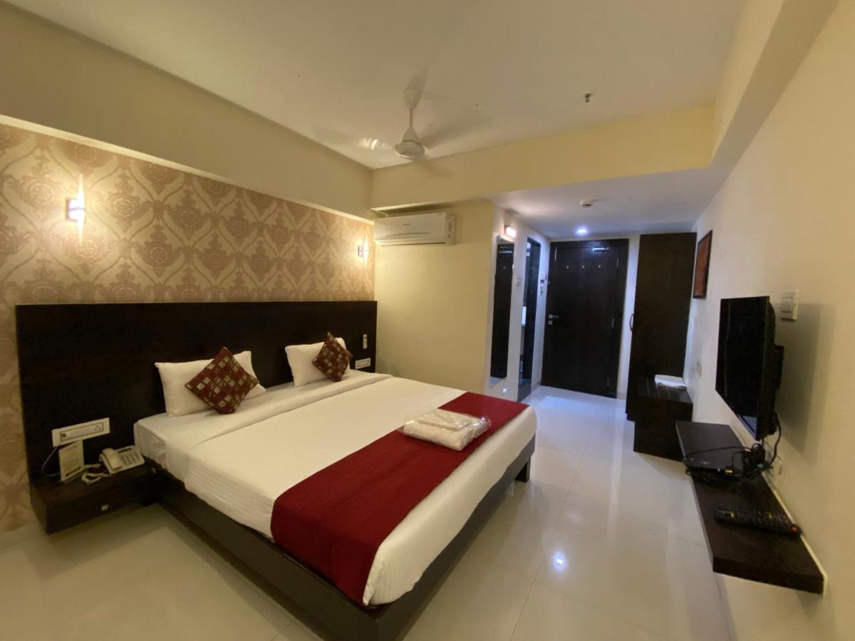 Hotel Singh'S By Wb Inn, Vashi, نافي مومباي المظهر الخارجي الصورة