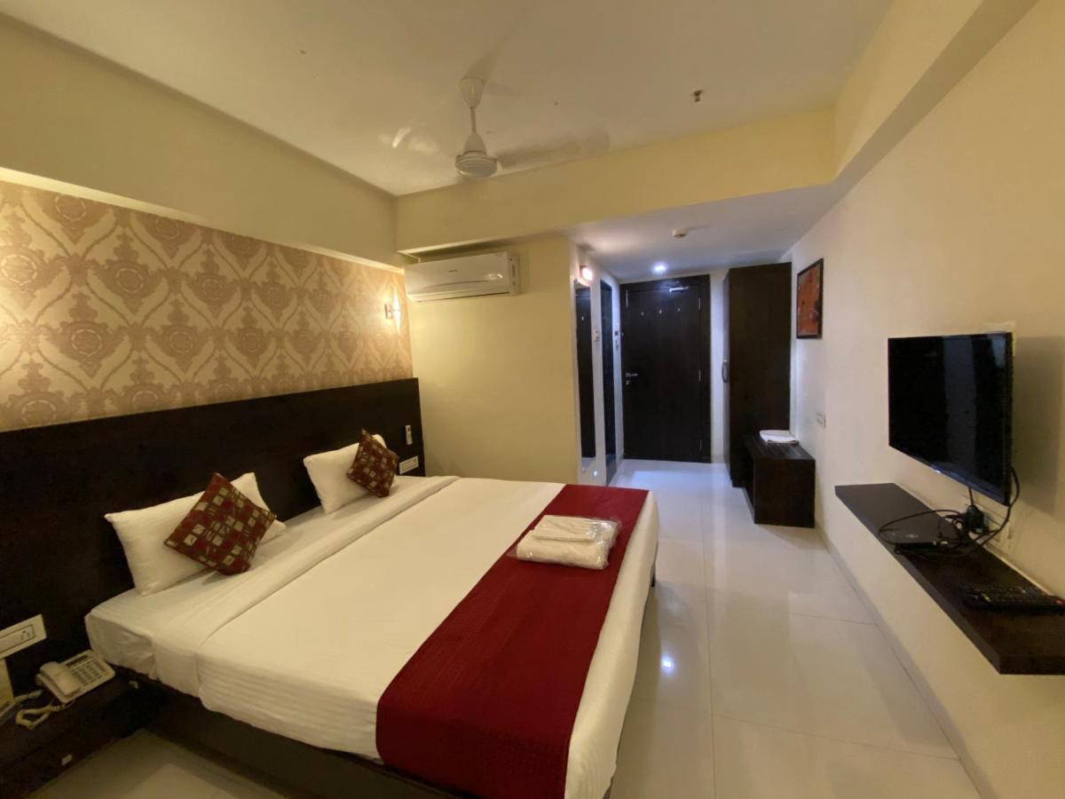 Hotel Singh'S By Wb Inn, Vashi, نافي مومباي المظهر الخارجي الصورة