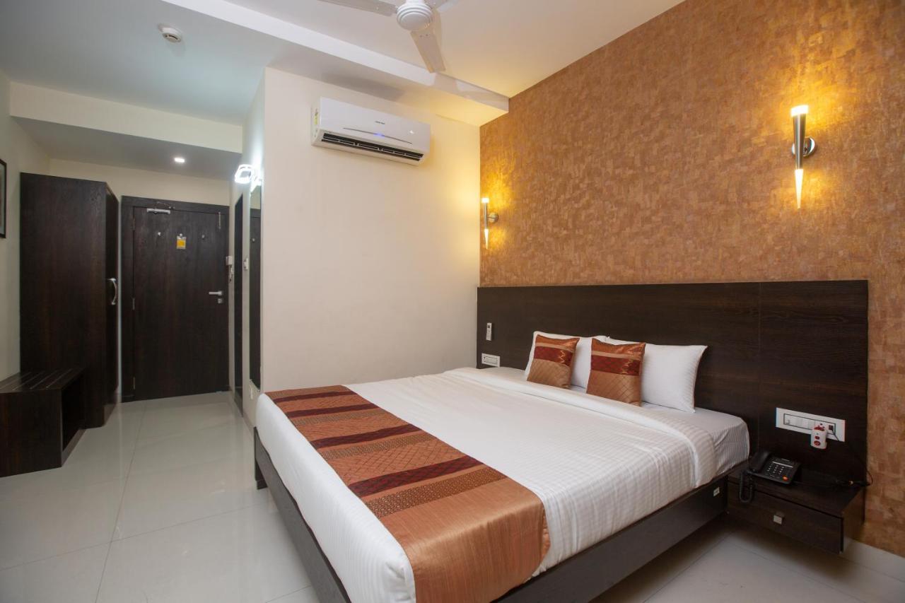 Hotel Singh'S By Wb Inn, Vashi, نافي مومباي المظهر الخارجي الصورة
