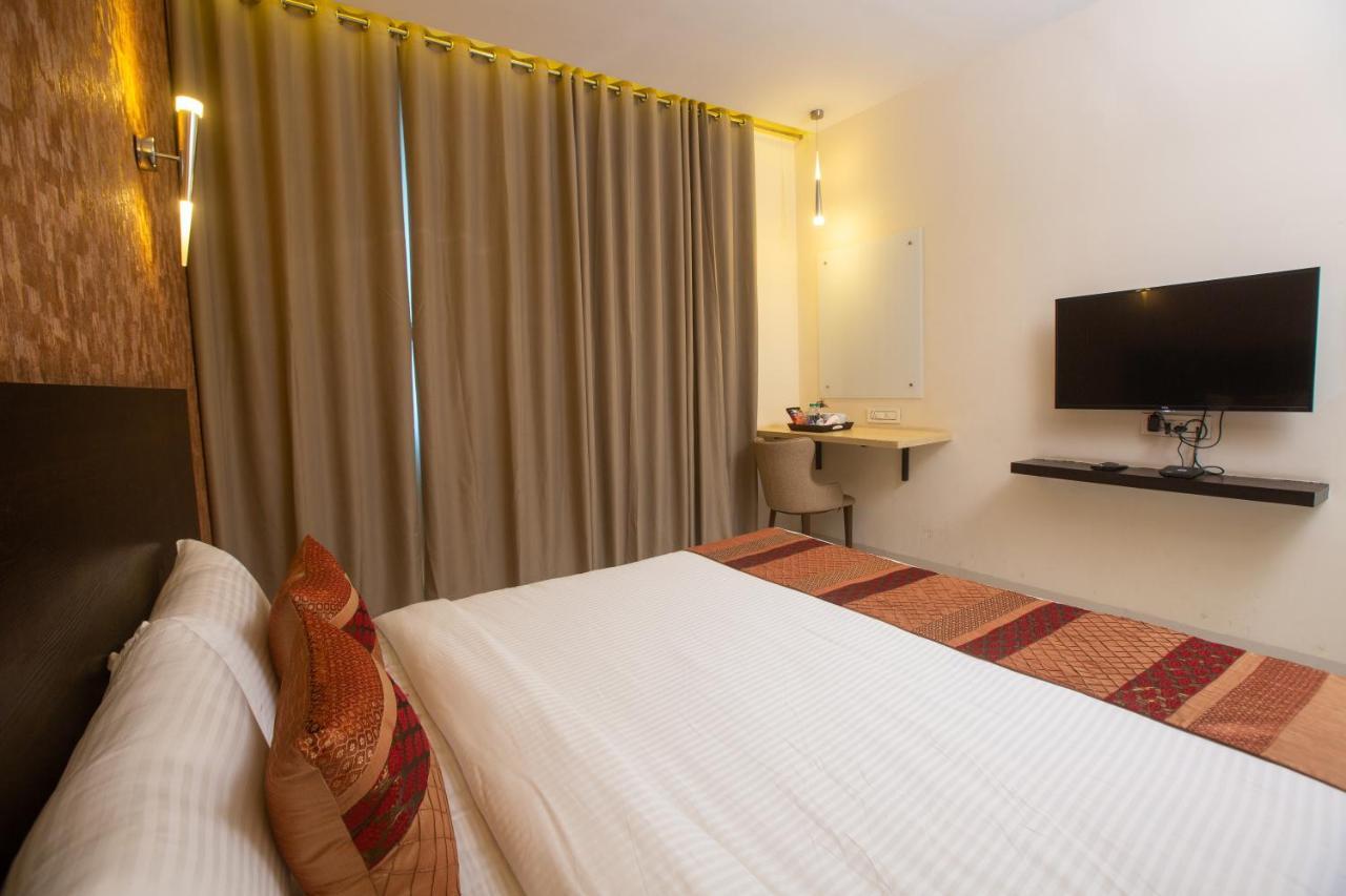 Hotel Singh'S By Wb Inn, Vashi, نافي مومباي المظهر الخارجي الصورة