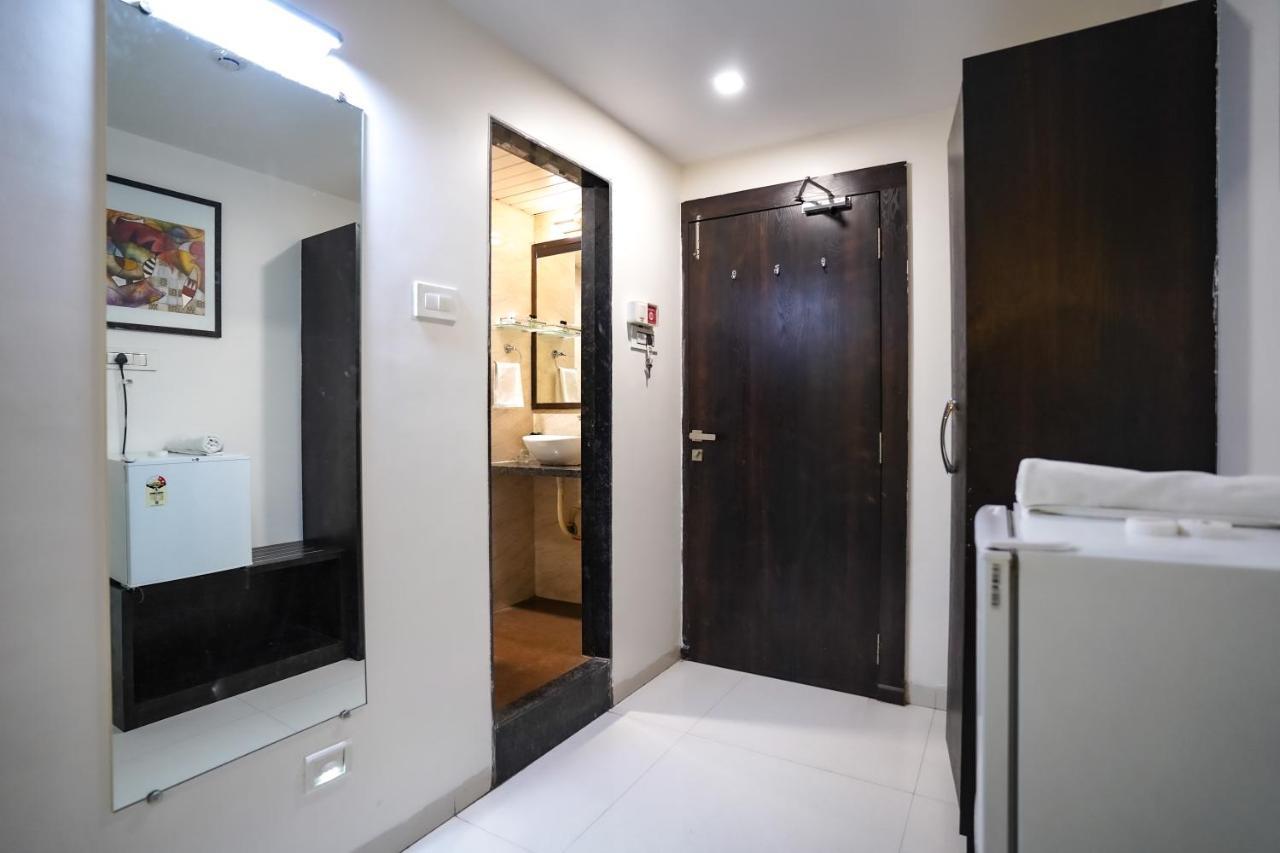 Hotel Singh'S By Wb Inn, Vashi, نافي مومباي المظهر الخارجي الصورة