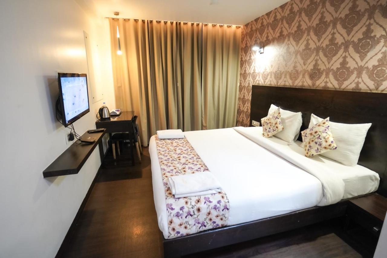 Hotel Singh'S By Wb Inn, Vashi, نافي مومباي المظهر الخارجي الصورة
