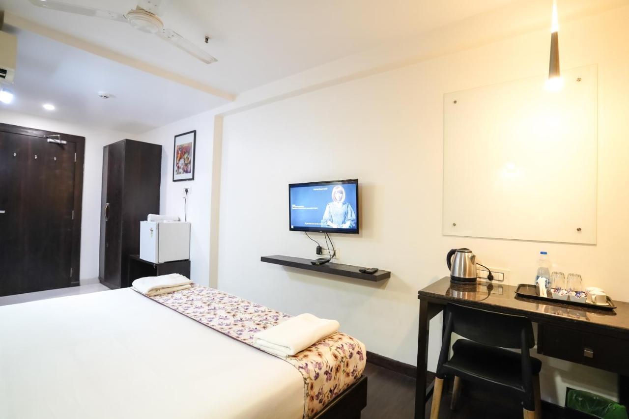 Hotel Singh'S By Wb Inn, Vashi, نافي مومباي المظهر الخارجي الصورة